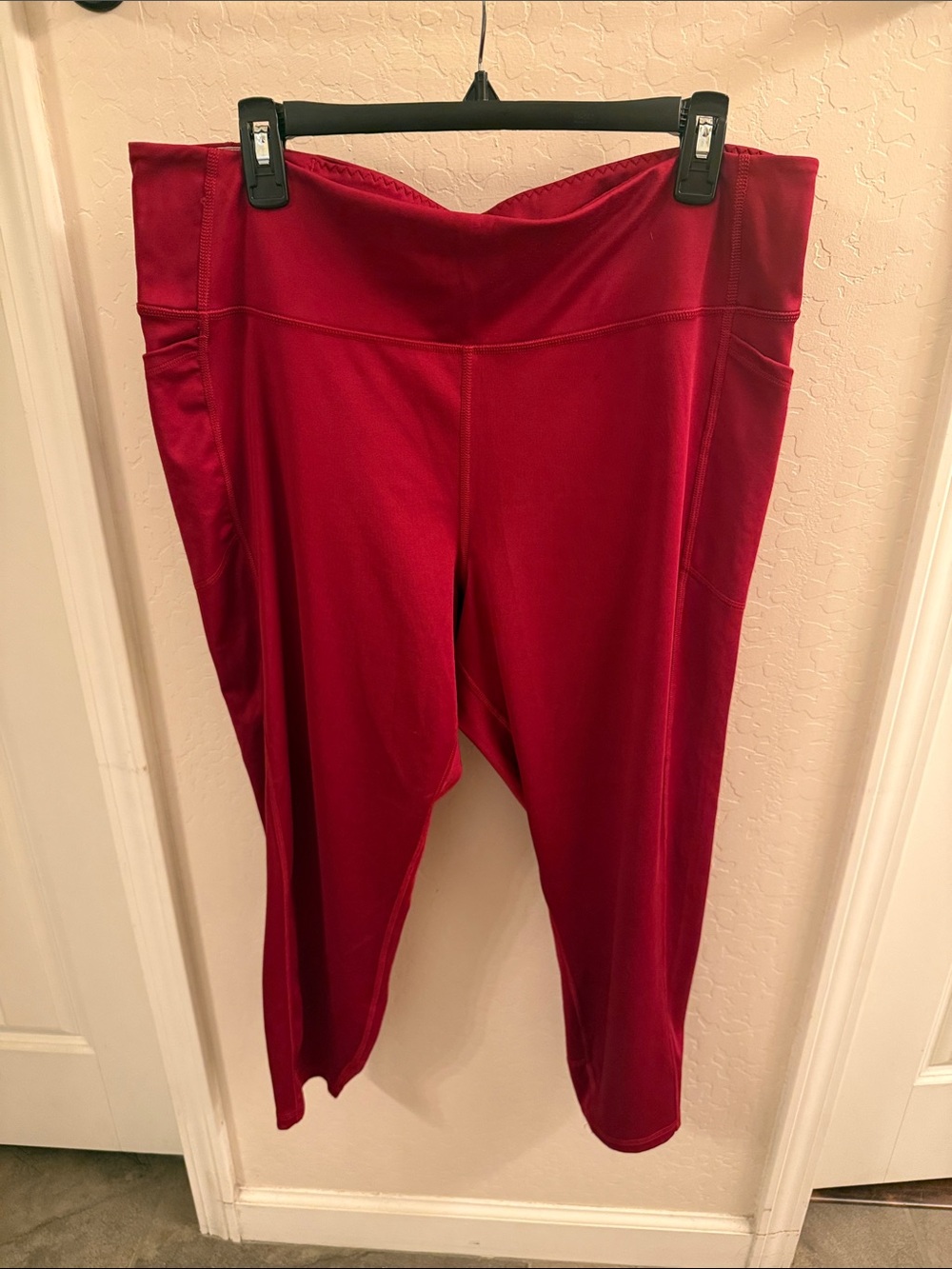 VSX Wine Red Capri Leggings with Wide Waistband